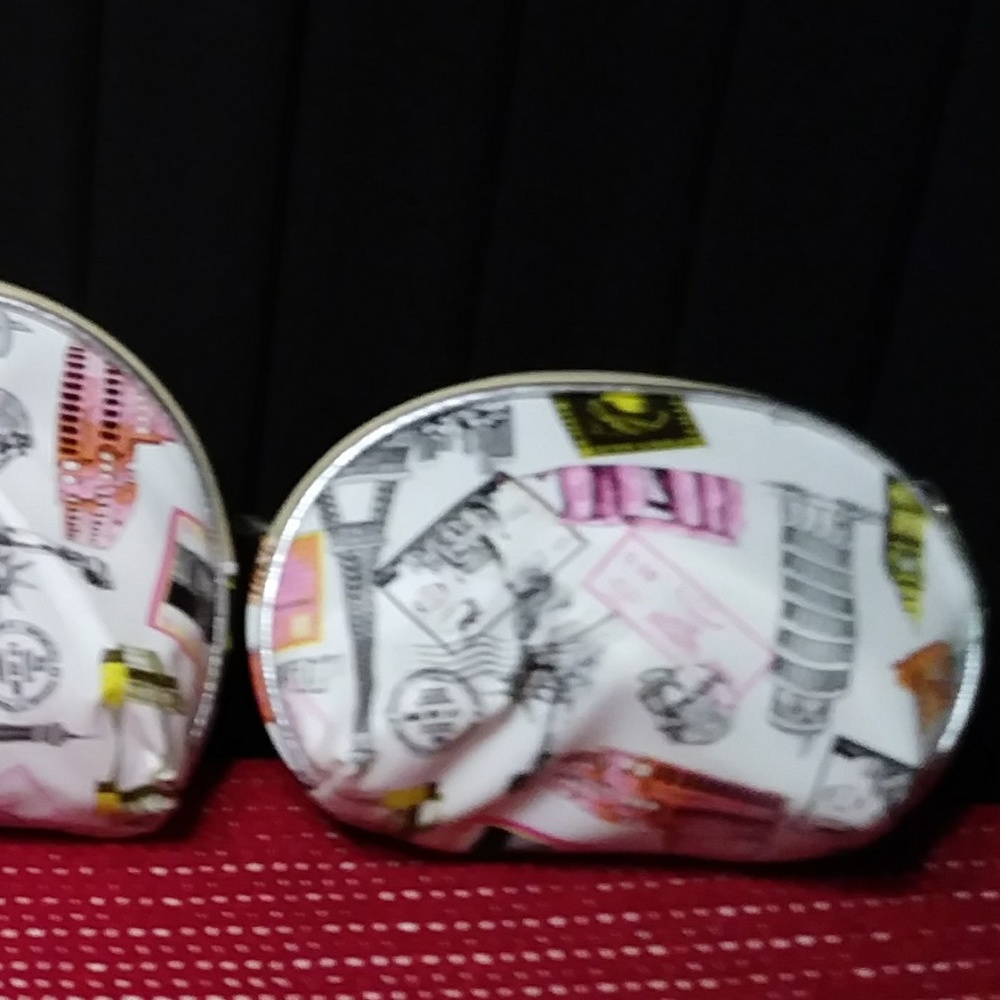 SOLD OUT!!! NOT AVAILABLE. BRAND NEW!!! Set of 3. Women's Cosmetic Bag - Picture 4 of 4